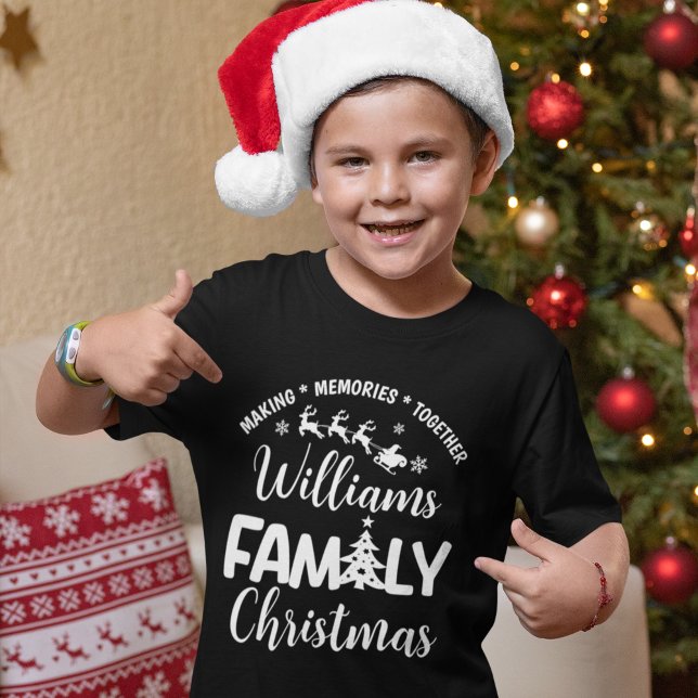 Camiseta Christmas Family Reunion with Name (Criador carregado)