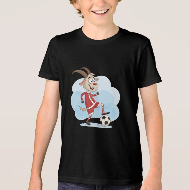 Camiseta Christmas Goat Playing Soccer (Frente)