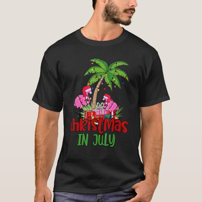 Camiseta Christmas In July Flamingo Palm Tree 4th Of July (Frente)