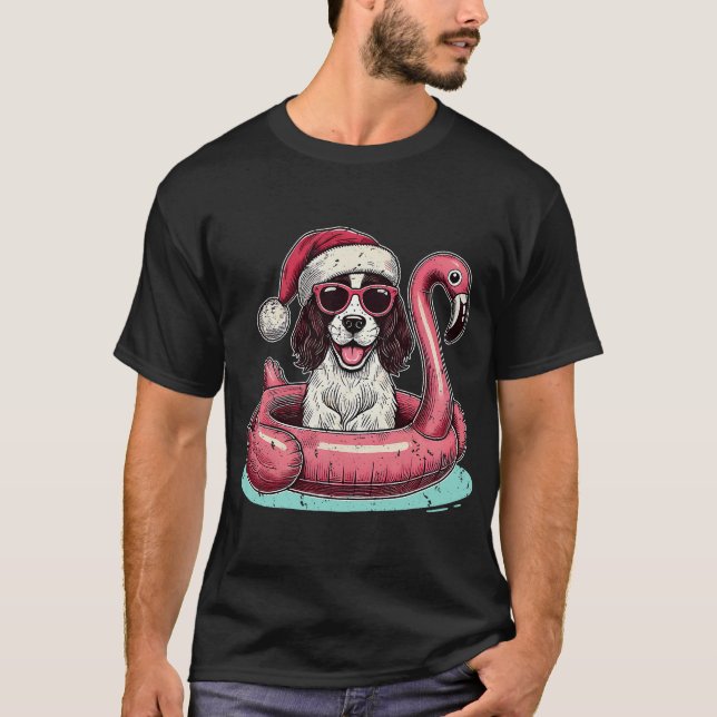 Camiseta Christmas in July Springer Spaniel Santa Flamingo  (Frente)
