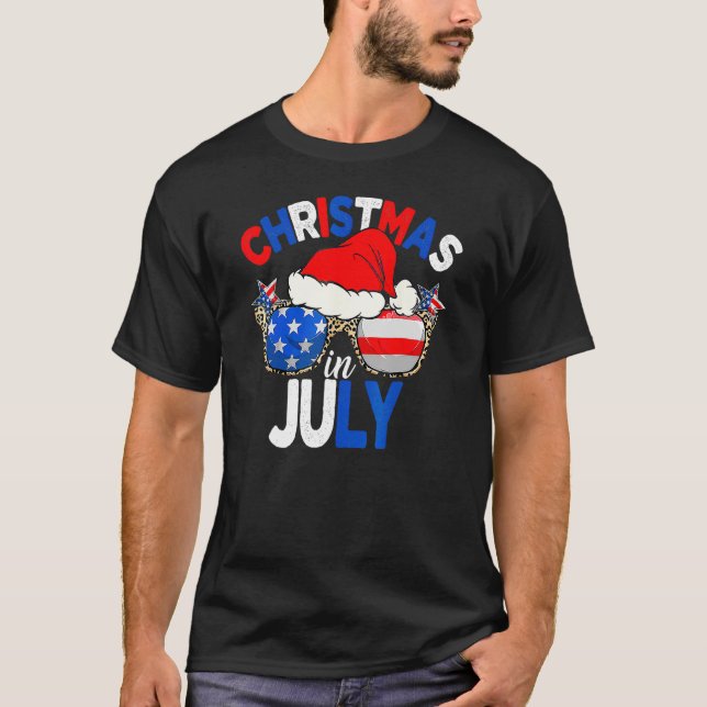 Camiseta Christmas In July Summer Patriotic USA Santa Hat 4 (Frente)