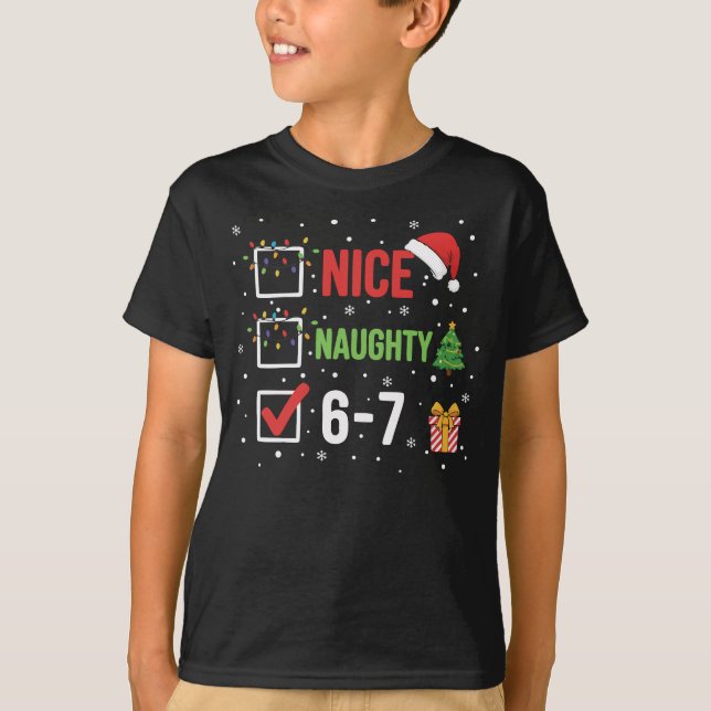 Camiseta Christmas Nice Naughty 67, 6 7 teacher  (Frente)