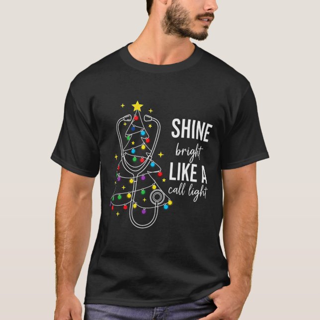 Camiseta Christmas Nurse Shine Bright Like A Call Light Xma (Frente)