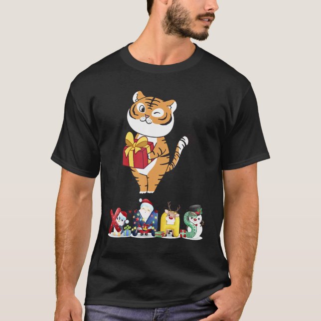 Camiseta Christmas Tiger Face Tree Snow  Pajama Xmas 2021   (Frente)