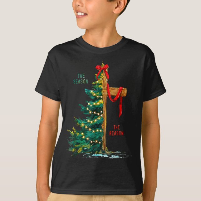 Camiseta Christmas Tree The Season Jesus Cross The Reason  (Frente)