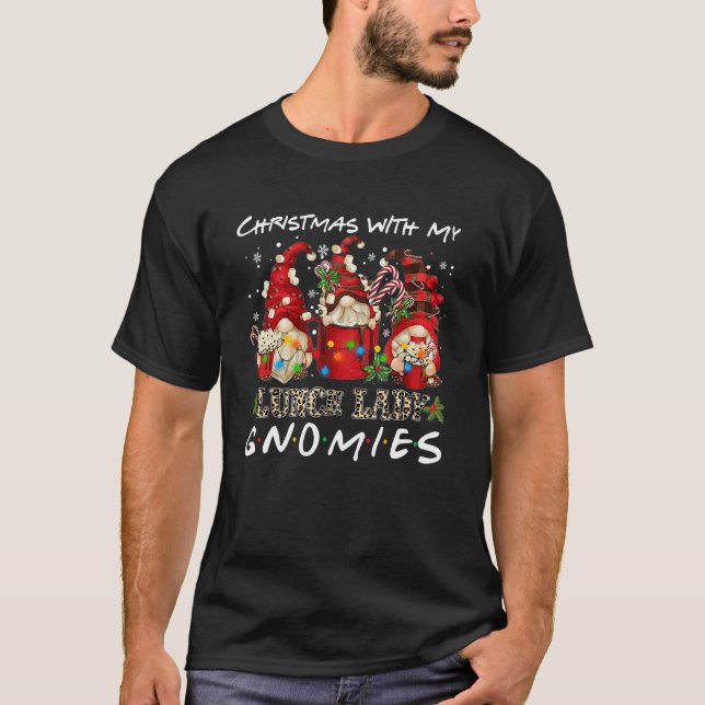 Camiseta Christmas With My Lunch Lady Gnomies Plaid Red Gno (Frente)