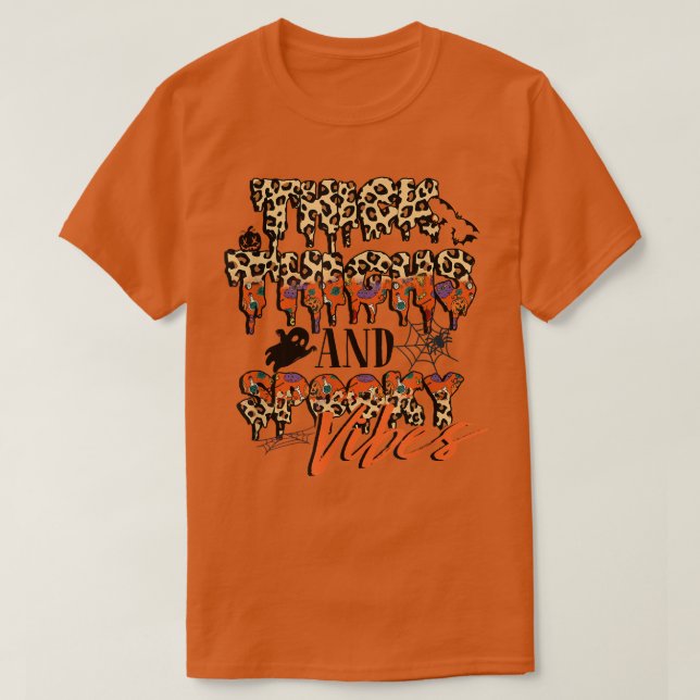 Camiseta Chubby Halloween Thick Thighes E Spooky Vibes Gro (Frente do Design)