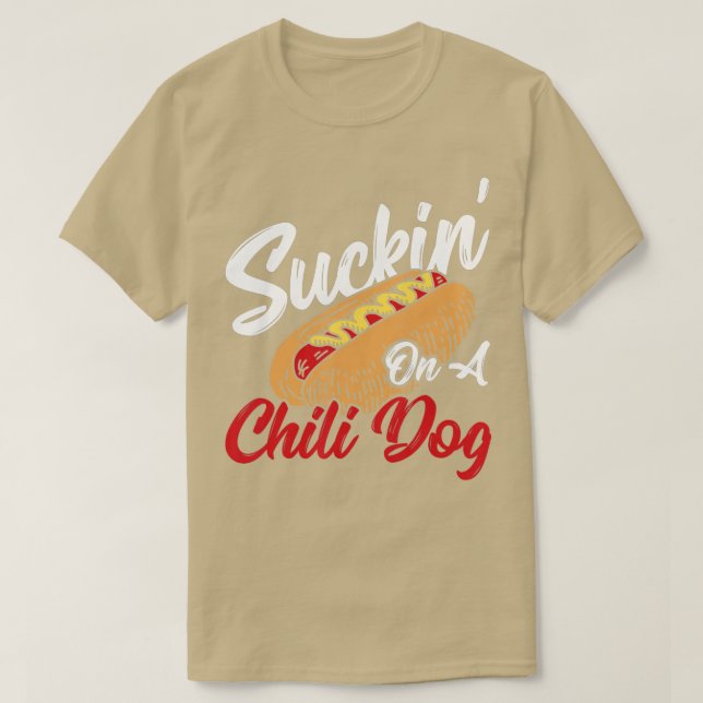 Camiseta Chupando Um Cachorro Chili Cachorro Quente (Frente do Design)