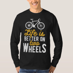 Camiseta ciclistas em uma bicicleta