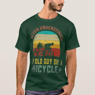 Camiseta Ciclo Vintage Nunca Subestime Uma Cara Antiga Em