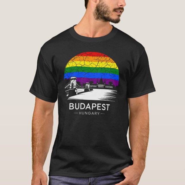 Camiseta Cidade de Budapeste Hungria Sinalizador Arco-Íris (Frente)
