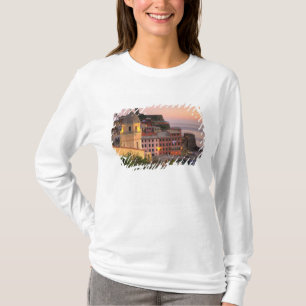 Camiseta Cidade na encosta de Vernazza à noite, Cinque