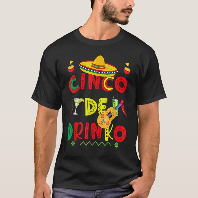 Camiseta Cinco De Drinko Óculos De Sol Cactus Mexicano Viol (Frente)