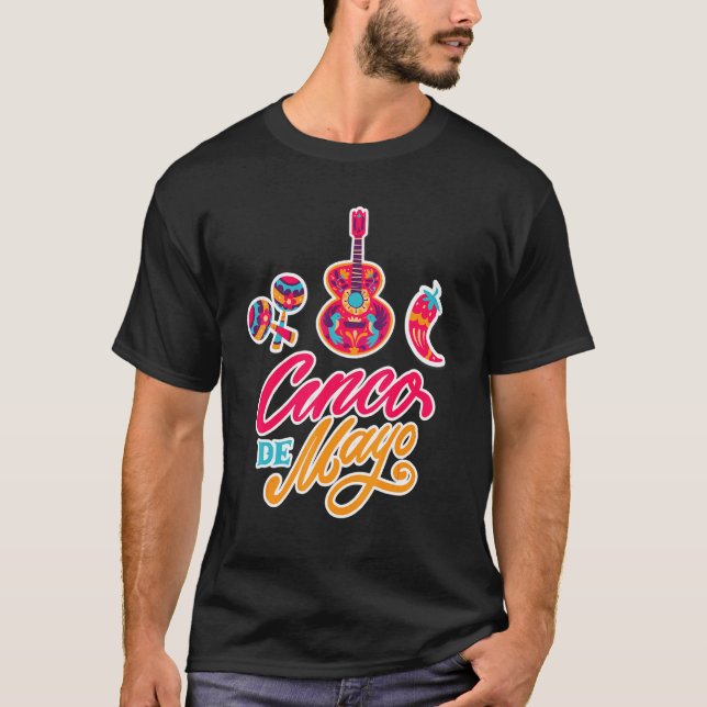 Camiseta Cinco De Mayo Maracas Guitar Pepperoni (Frente)