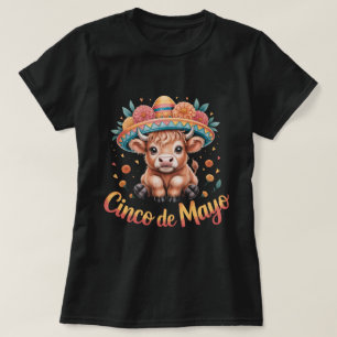 Camiseta Cinco de Mayo Vaca das Terras Altas Chapéu Floral