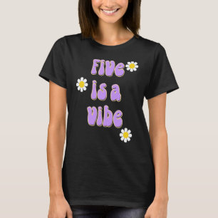 Camiseta Cinco é uma Festa de aniversário de Vibe Groovy