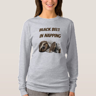 Camiseta Cinturão Preto Em Preguiça De Preguiça