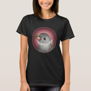 Camiseta Cinza com colar de pérolas e ramificação em bico