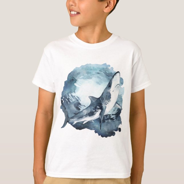Camiseta Cinzas e tubarão branco no oceano azul de aquarela (Frente)