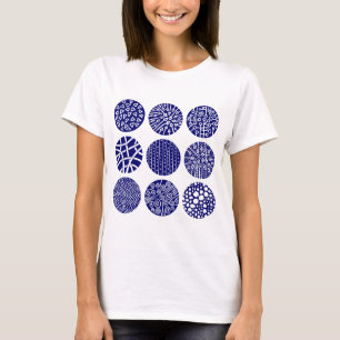 Camiseta Círculos Decorativos - Azul Marinho e Branco