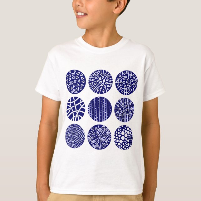 Camiseta Círculos decorativos - Marinho profundo e branco (Frente)
