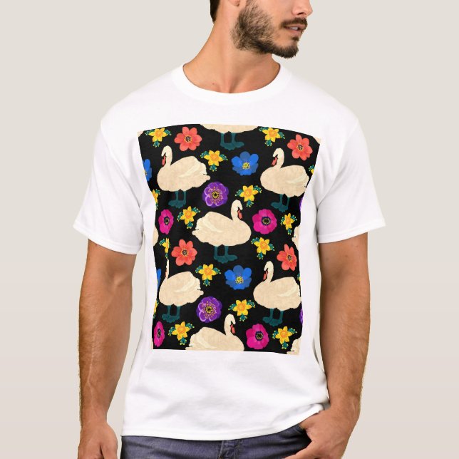 Camiseta Cisnes, flores, fundo preto desenhado à mão. (Frente)