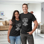 Camiseta Citação de aventuras de amigos<br><div class="desc">Para uma t-shirt preta/escura. Texto branco: A vida foi feita para bons amigos e aventuras excelentes</div>