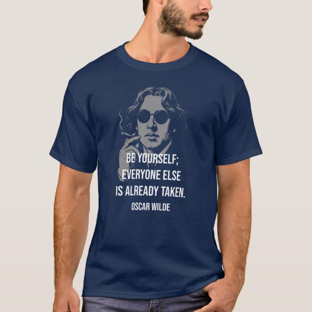 Camiseta Citação de Oscar Wilde para ser você mesmo (Frente)