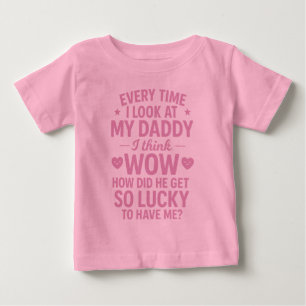 Camiseta Citação de Papai Bonito Sortudo por Ter Me