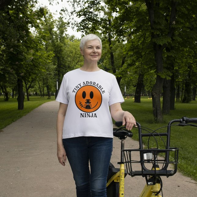 Camiseta Citação Engraçada de Gato Preto e Bonito de Hallow (Criador carregado)