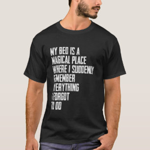 Camiseta Citação Engraçada Meu Quarto É Um Lugar Mágico Sar
