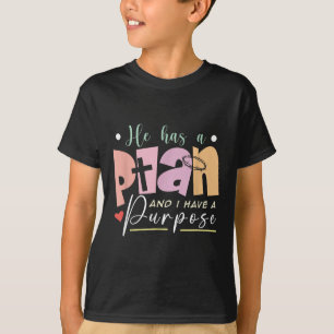 Camiseta Citação Motivativa Christian Ele Tem Um Plano Que