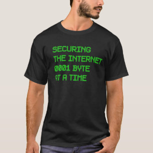 Camiseta Citação Pixelada de Cibersegurança Piada de Geek d
