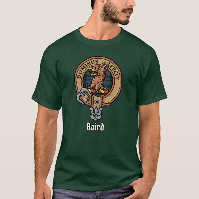 Camiseta Clan Baird Crest sobre Tartan (Frente)