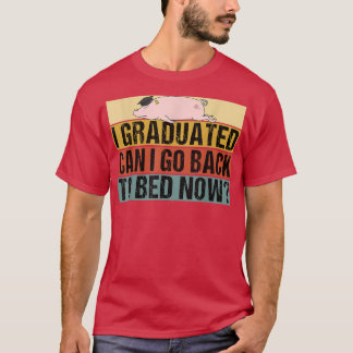 Camiseta Class 2022 Can I Go Back To Bed Now Pig Graduate 4