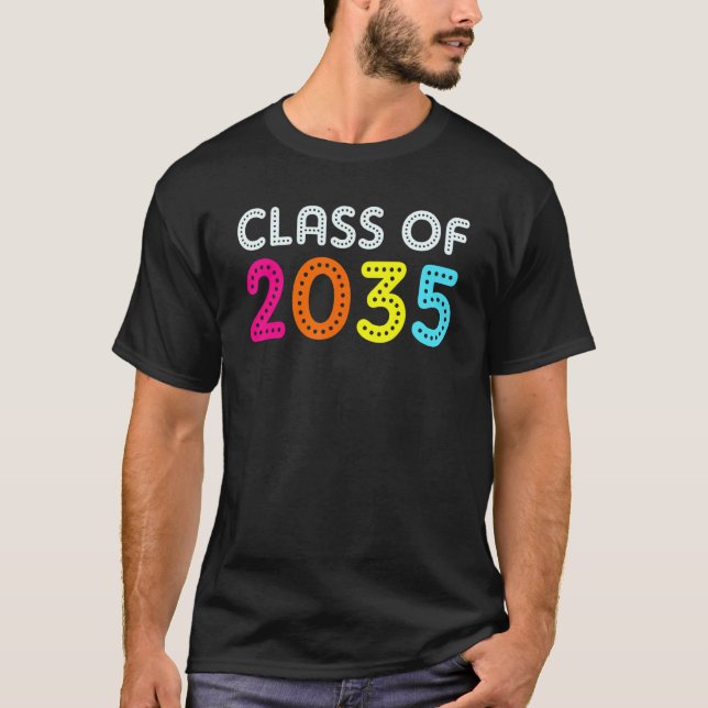 Camiseta Class Of 2035 Kindergarten Pre k Grow with Me Grad (Frente)