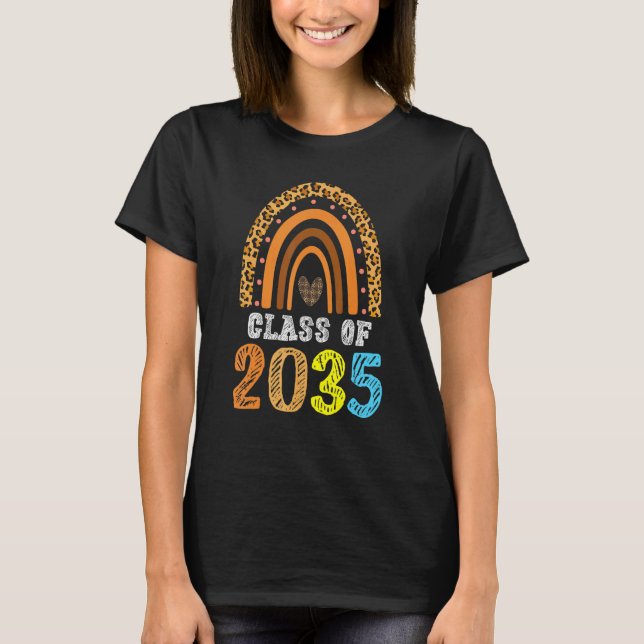 Camiseta Class Of 2035 Rainbow Leopard Pre k Grow with Me G (Frente)