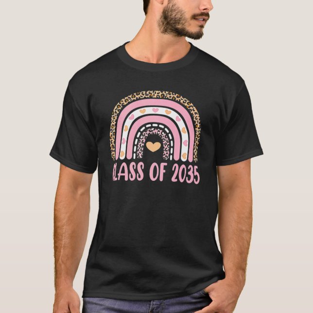 Camiseta Class Of 2035 Rainbow Leopard Pre K Grow With Me G (Frente)