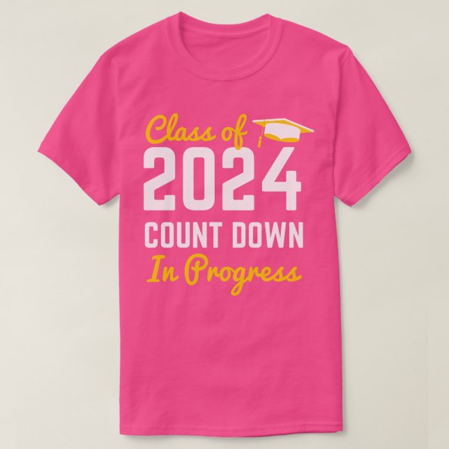 Camiseta Classe de 2024 em andamento Primeiro Dia de (Frente do Design)