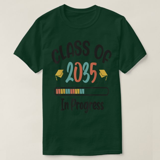 Camiseta Classe de 2035 Cresce Comigo Primeiro Dia de Arma  (Frente do Design)