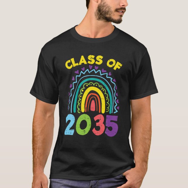 Camiseta Classe De 2035 Rainbow First Day Graduation Gr (Frente)