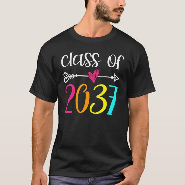 Camiseta Classe De 2037 Cresce Com O Formando Do Jardim De  (Frente)