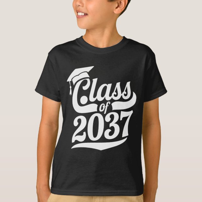Camiseta Classe De 2037 Cresce Comigo Formando Orgulhoso (Frente)