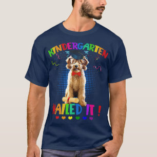 Camiseta Classe De Graduação De Cães Airedale De 22 Jardins