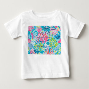 Camiseta clássica de bebê com gráfico estiloso