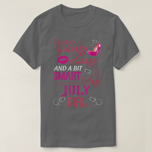 Camiseta Clássica Sassy E Uma Menina De Julho De Assy Intel (Frente do Design)