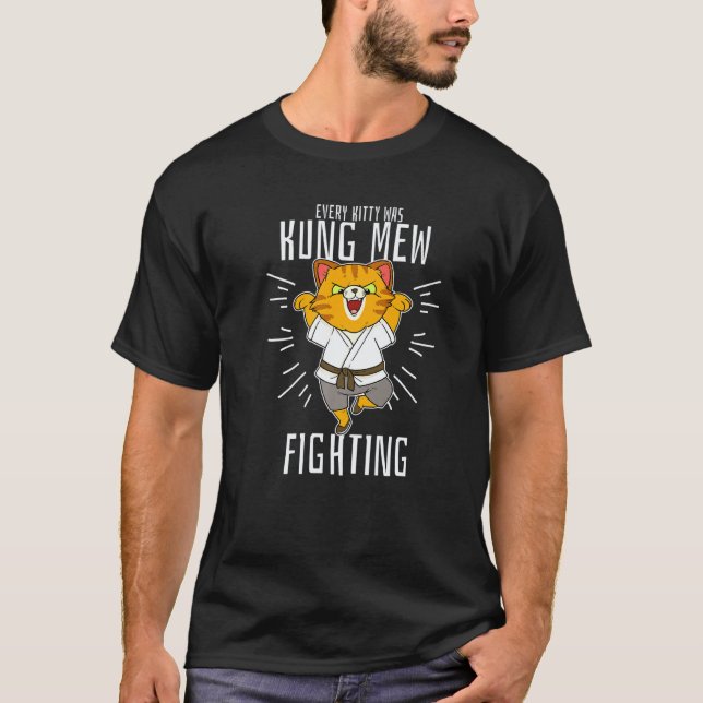 Camiseta Clássico Batalha de Kung Fu do Gatinho Mew Lutando (Frente)