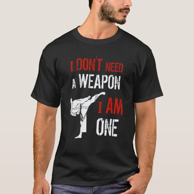 Camiseta Clássico Eu Não Preciso De Uma Arma Eu Sou Um Kara (Frente)