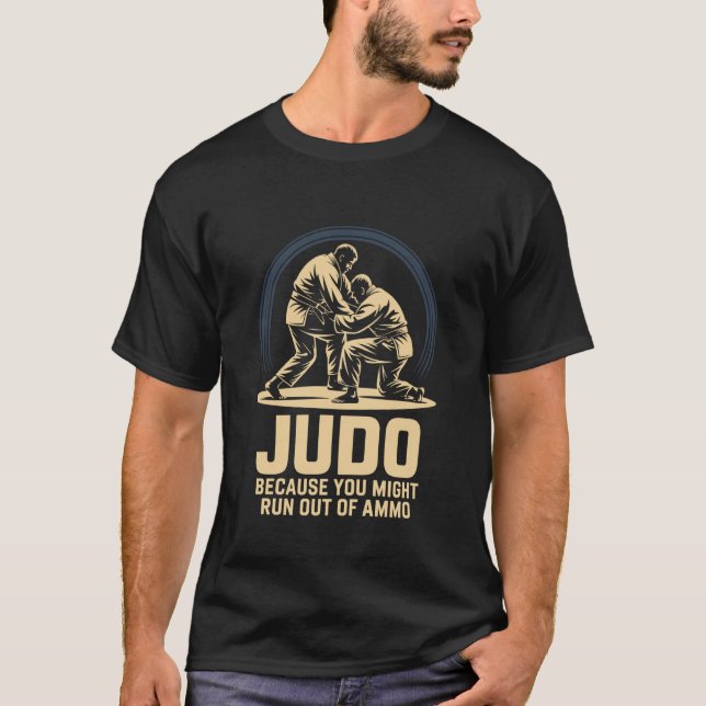 Camiseta Clássico Você Pode Ficar Sem Munição, Lutador de K (Frente)