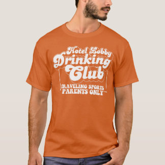 Camiseta Clube de Bebidas no Lobby do Hotel Garota de Espor